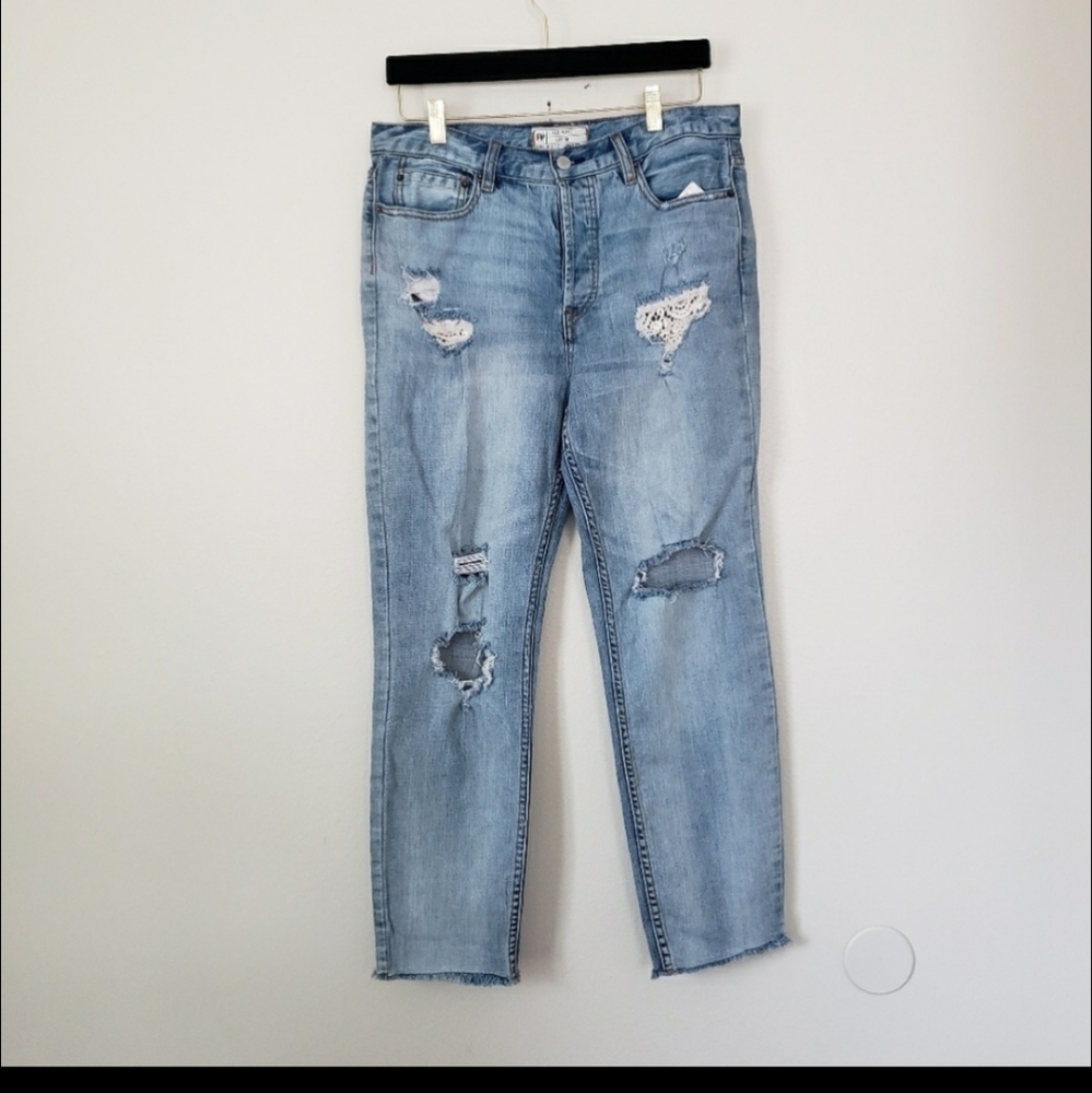 FREE PEOPLE DISTRESSED LACEY STILT JEANS